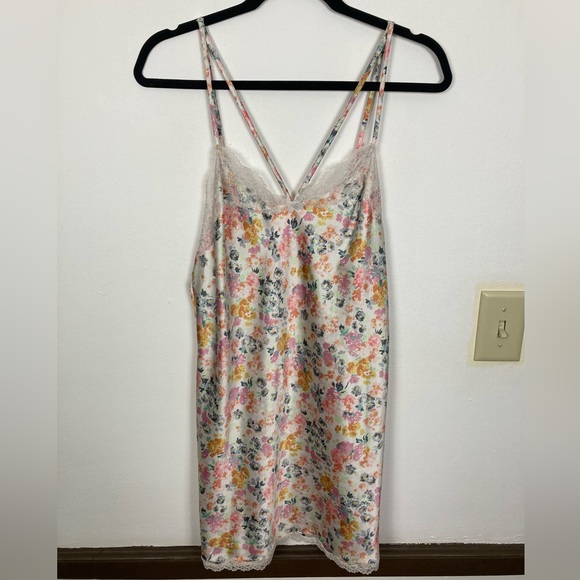 Victoria's Secret Other - VS Silky Slip Floral